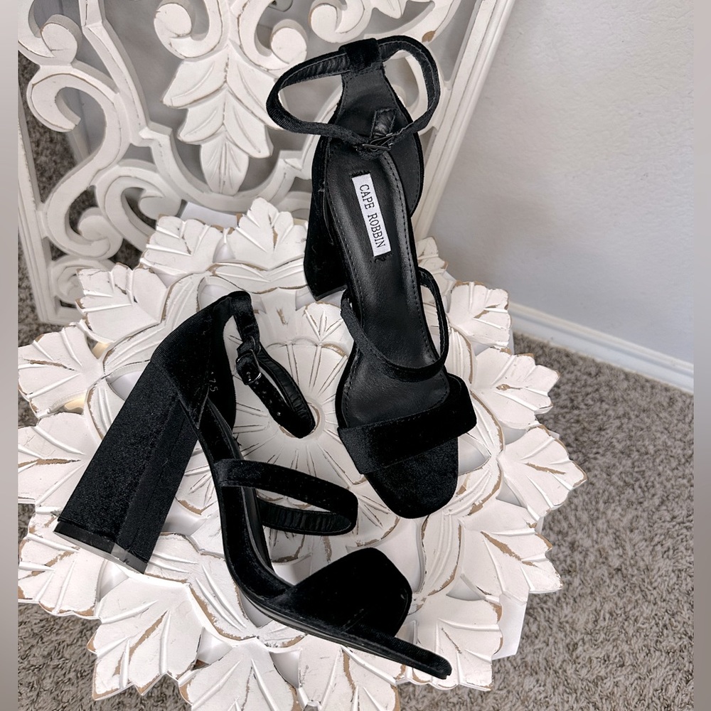 WOMEN'S VELVET HIGH HEELS DRESS SHOE BLACK BRAND NEW!